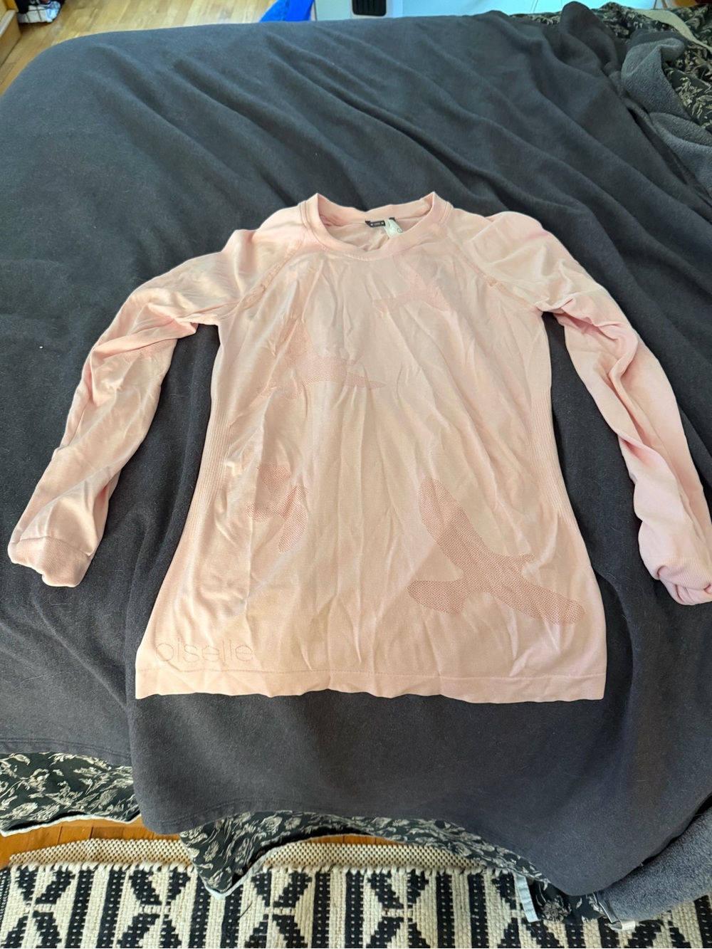 oiselle Pale Pink Athletic Top with Bird Logo Tag - Picture 2 of 2